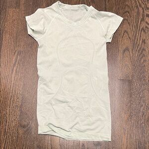 Lululemon swifty tee short Sleeve Top Mint color barely worn